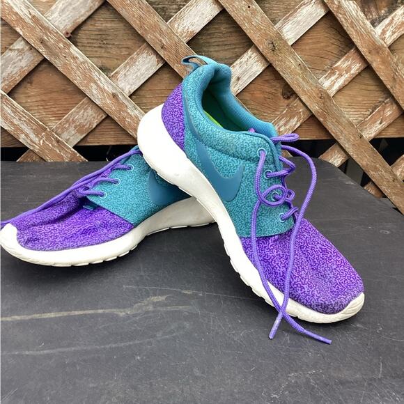 WOMENS NIKE ROSHE RUN PRINT PURPLE HAZE TRAINER 599432 551 9.5 - Picture 2 of 7
